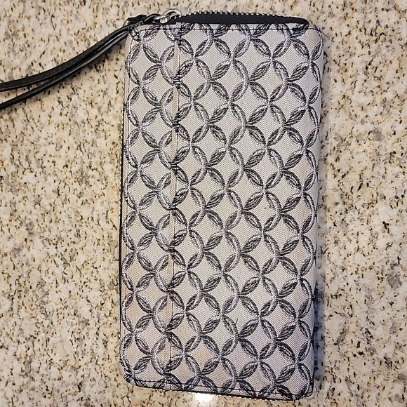 Dana Buchman Wristlet/Wallet Accordian Style - Picture 2 of 5